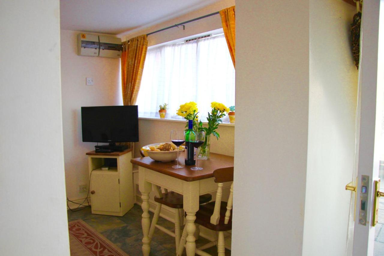 סאקסמונדהם Romantic Flint Cottage On The Suffolk Coast מראה חיצוני תמונה