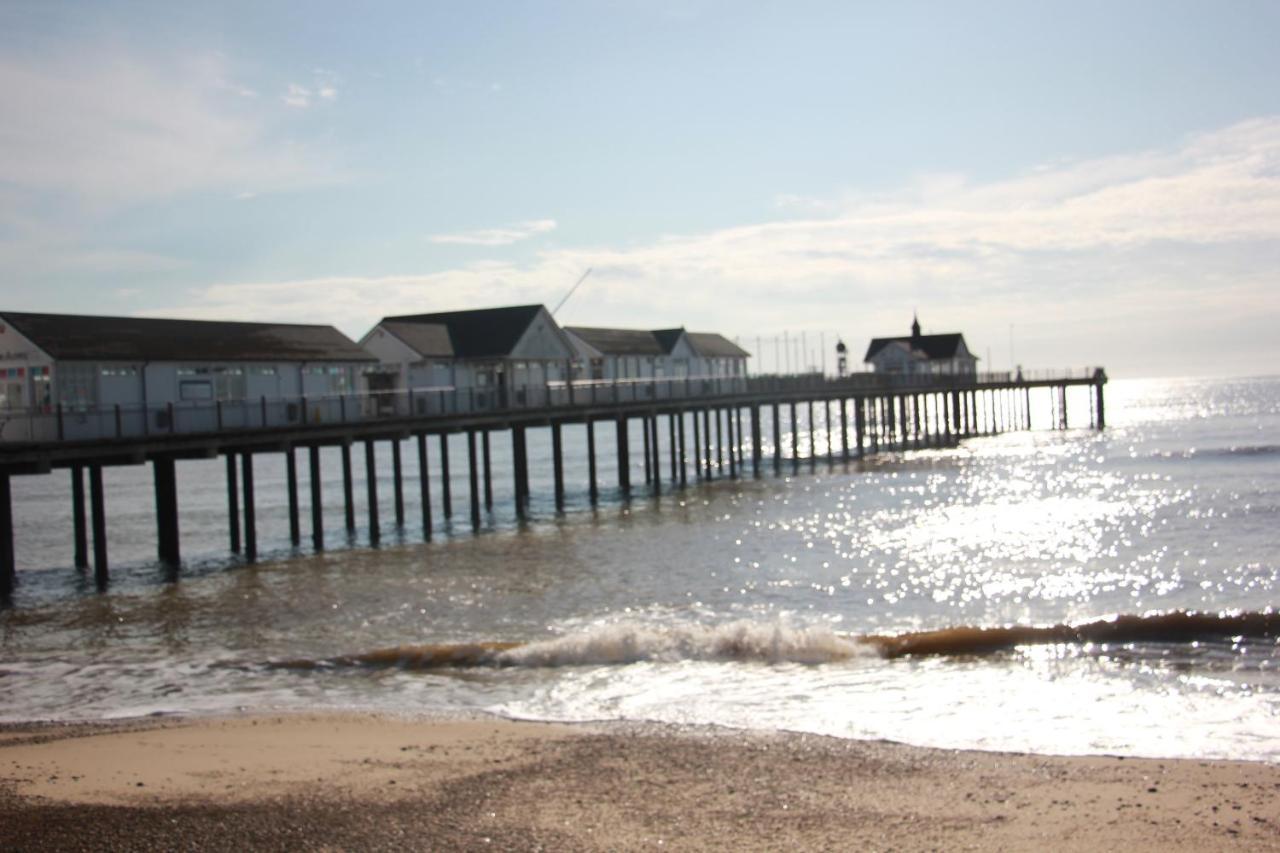 סאקסמונדהם Romantic Flint Cottage On The Suffolk Coast מראה חיצוני תמונה